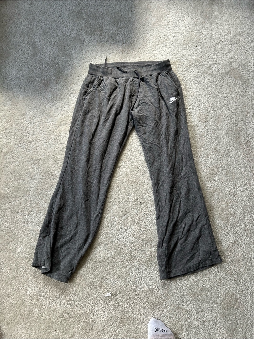 Nike Men’s Dark Charcoal Gray Dri-FIT Sweatpants